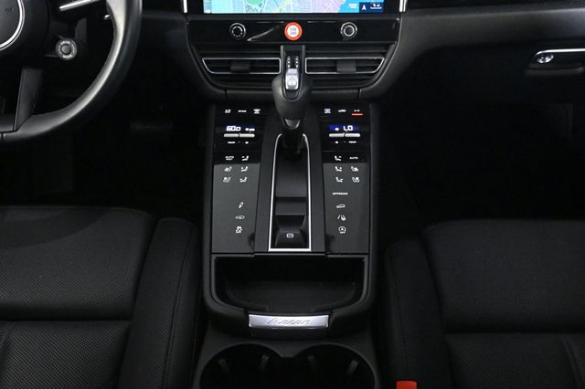 2023 Porsche Macan S - 22996372 - 16