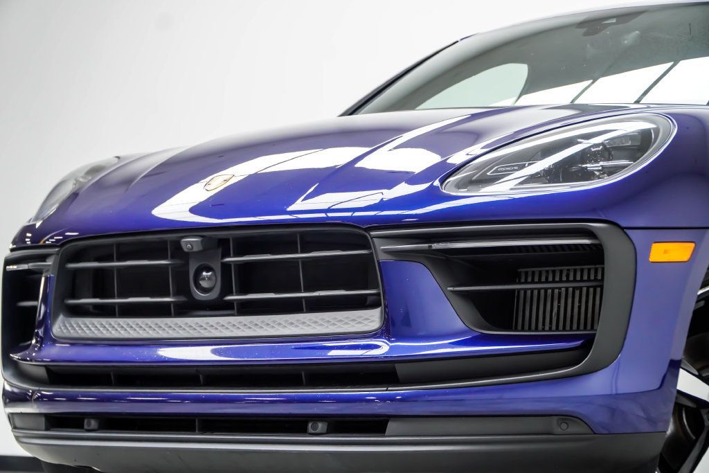 Porsche Macan photo 2