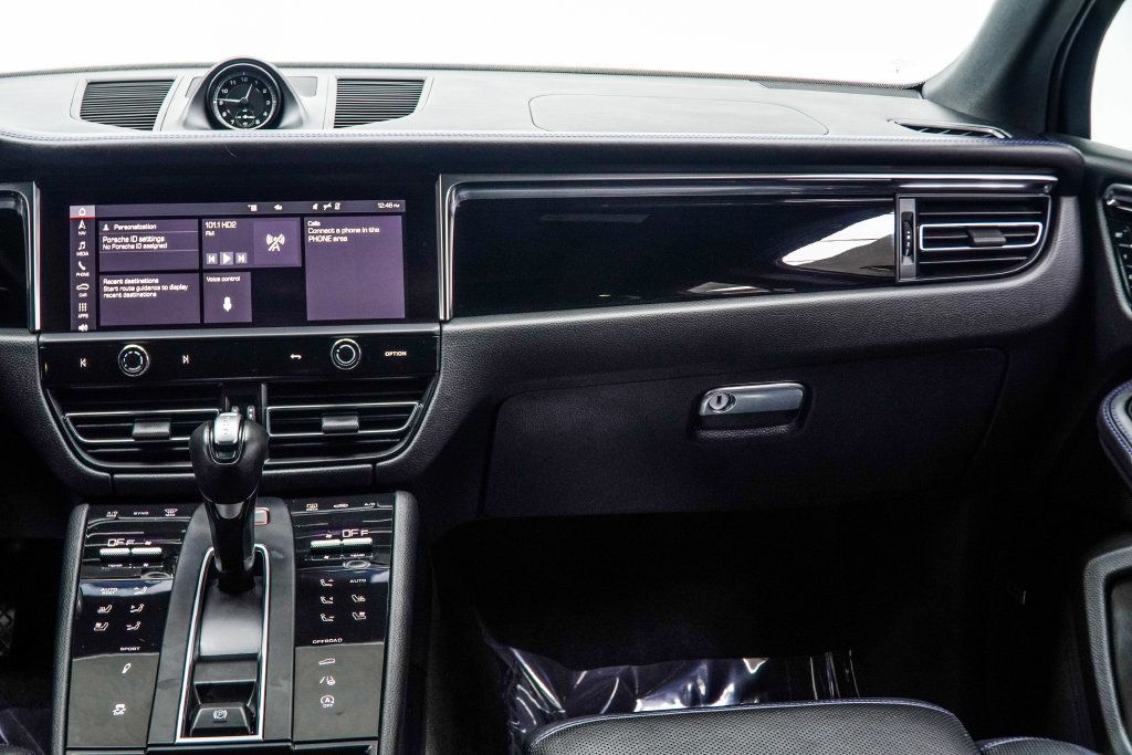 Porsche Macan photo 21