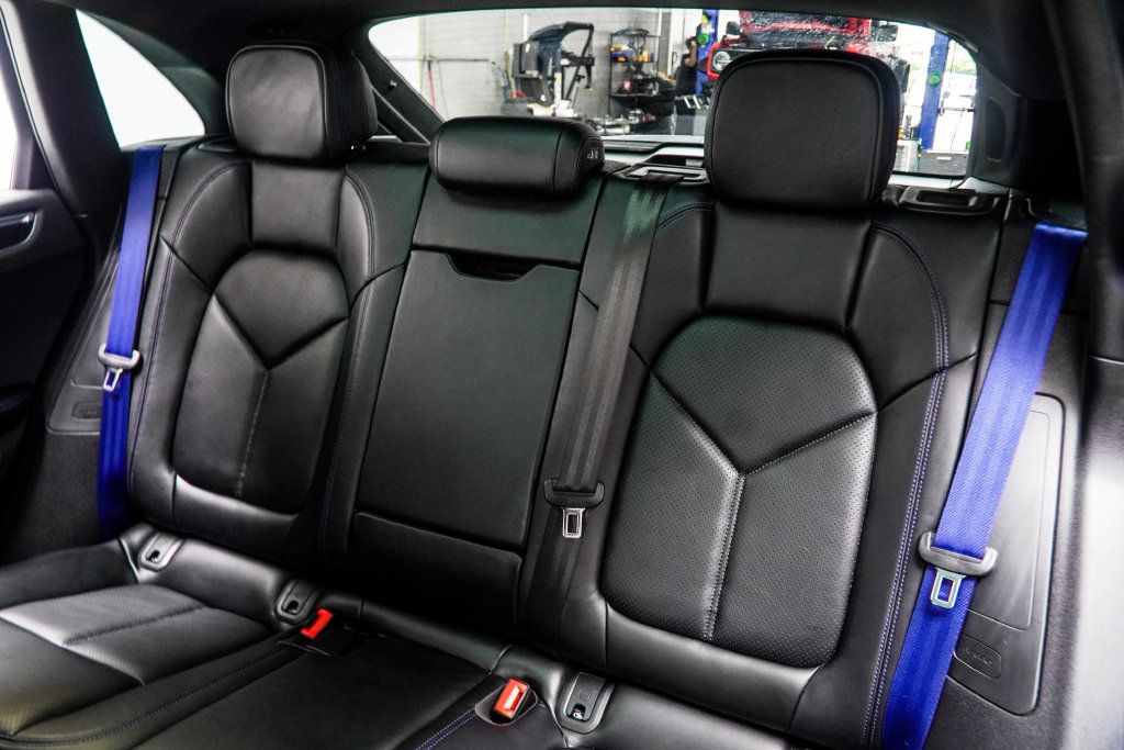 Porsche Macan photo 46