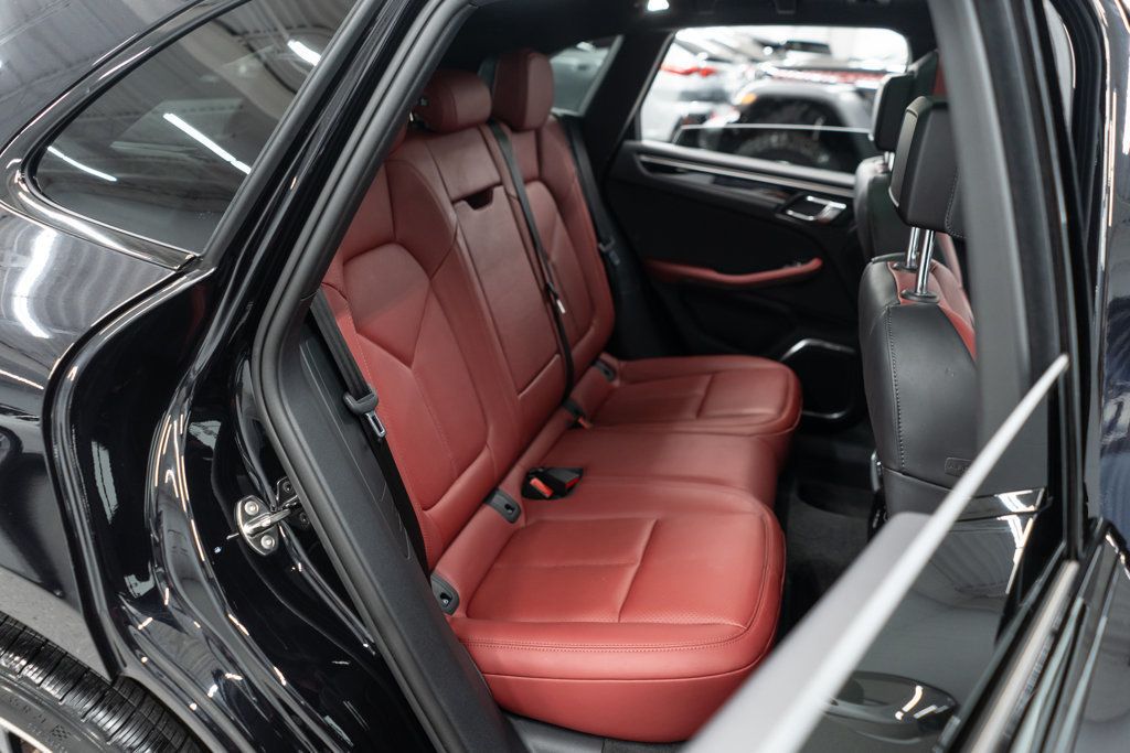 2023 Porsche Macan S photo 13