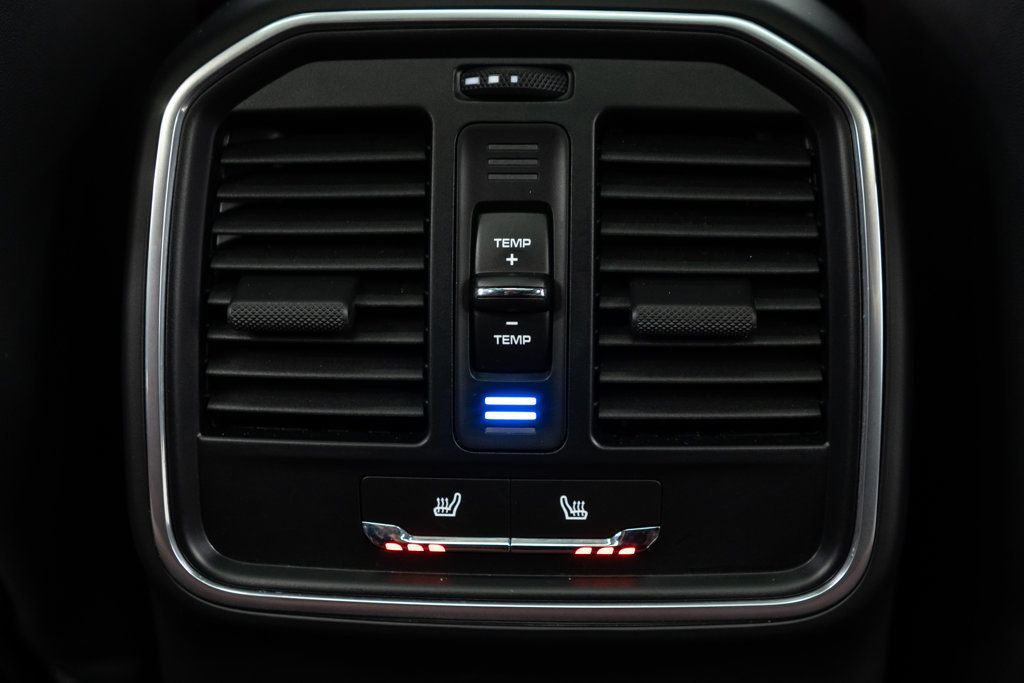 2023 Porsche Macan S photo 15