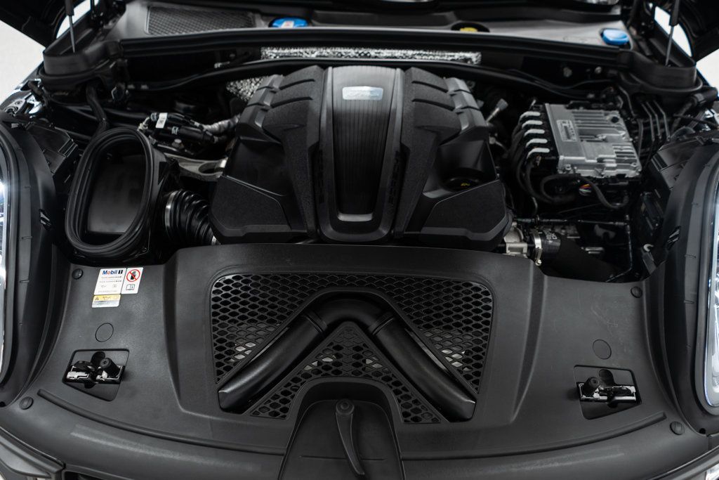 2023 Porsche Macan S photo 38