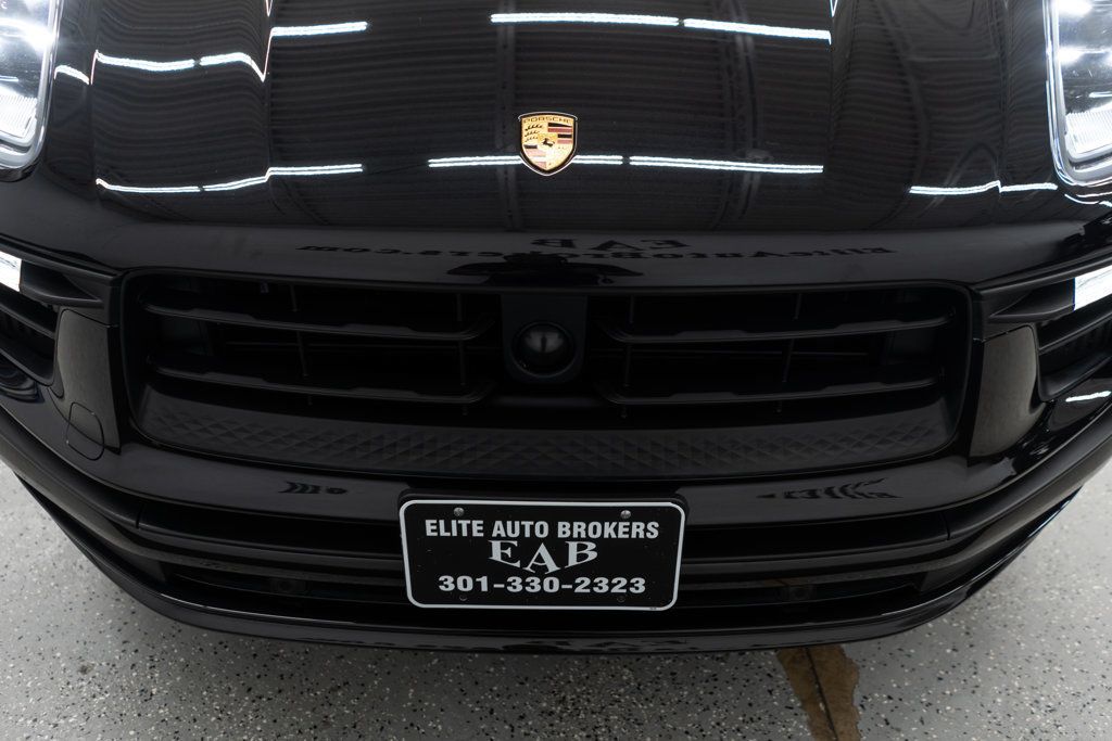 2023 Porsche Macan S photo 40