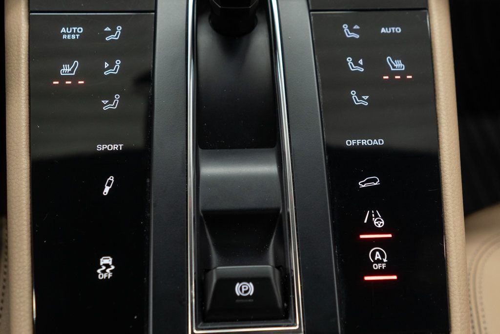 Porsche Macan photo 28