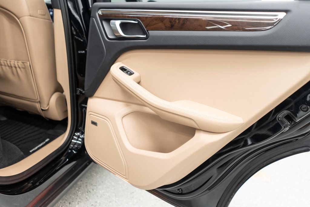 Porsche Macan photo 29