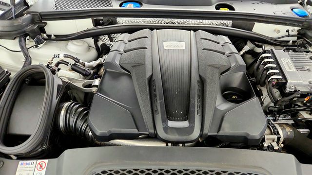 2023 Porsche Macan S AWD w/ Premium Package Plus & Air Suspension - 23047041 - 26