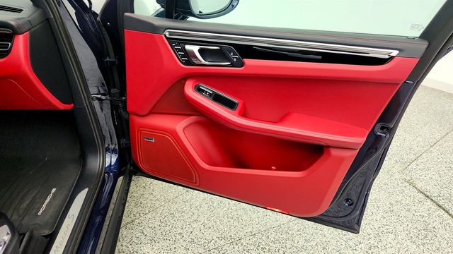 2023 Porsche Macan S AWD w/ Premium Package Plus & Air Suspension - 23052649 - 25