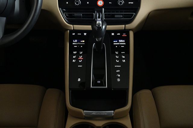 2023 Porsche Macan T - 22953535 - 15