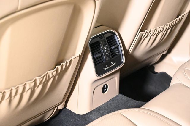 2023 Porsche Macan T - 22953535 - 19