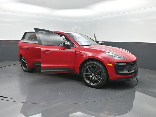 2023 Porsche Macan T - 23063131 - 11