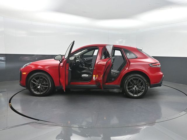2023 Porsche Macan T - 23063131 - 12