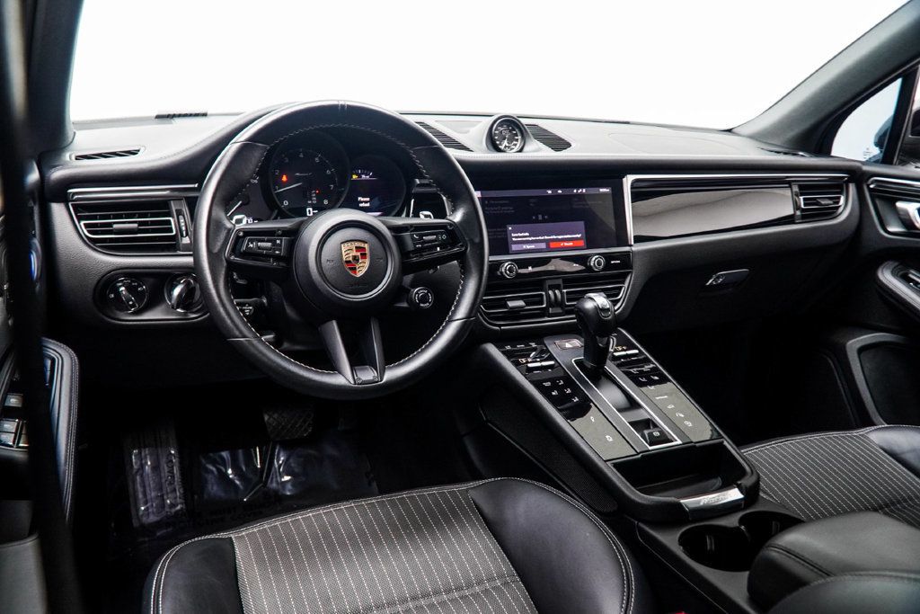 Porsche Macan photo 17