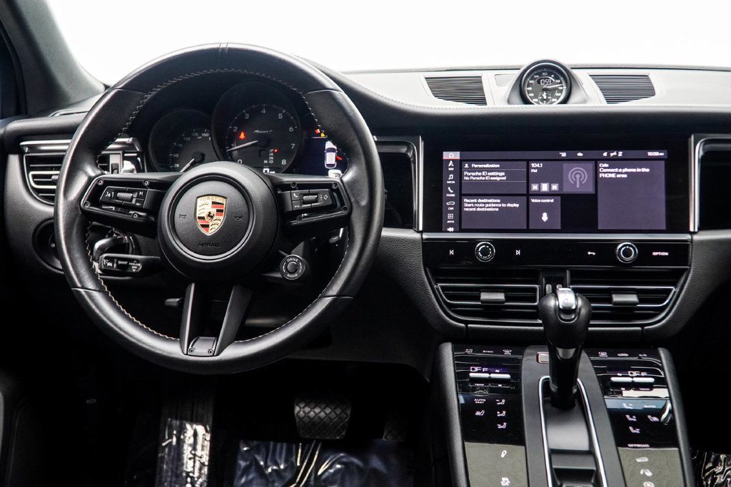Porsche Macan photo 18