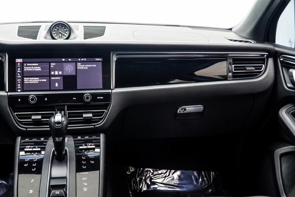 Porsche Macan photo 19