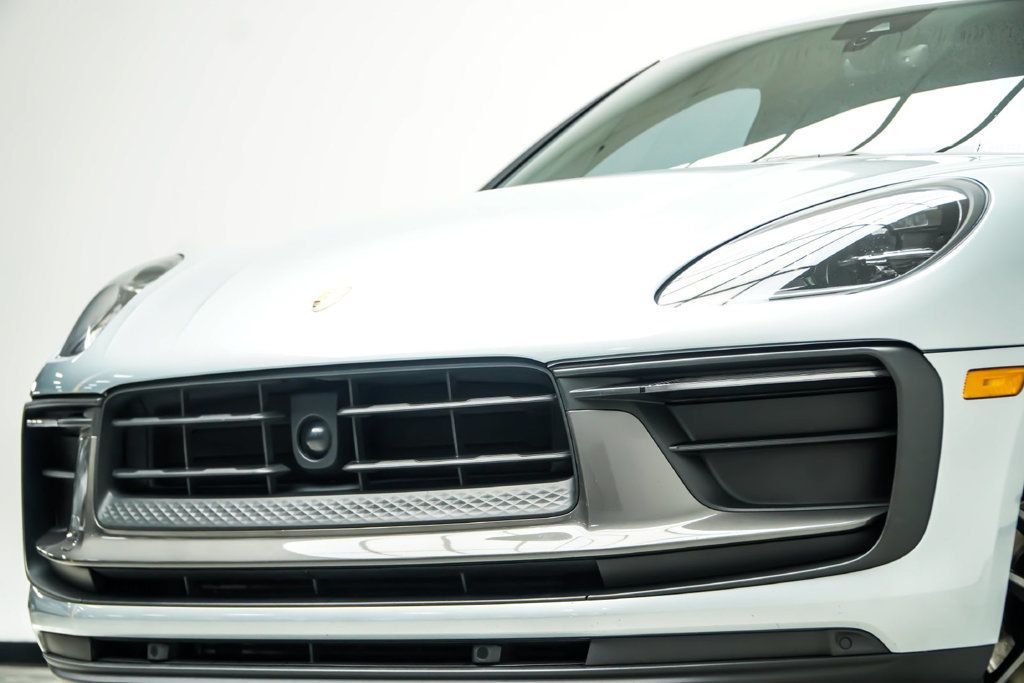 Porsche Macan photo 2