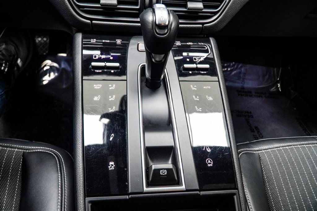 Porsche Macan photo 22