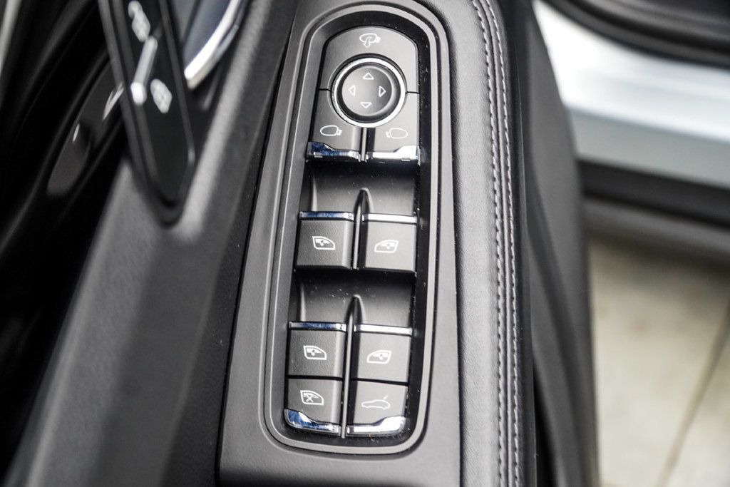 Porsche Macan photo 39