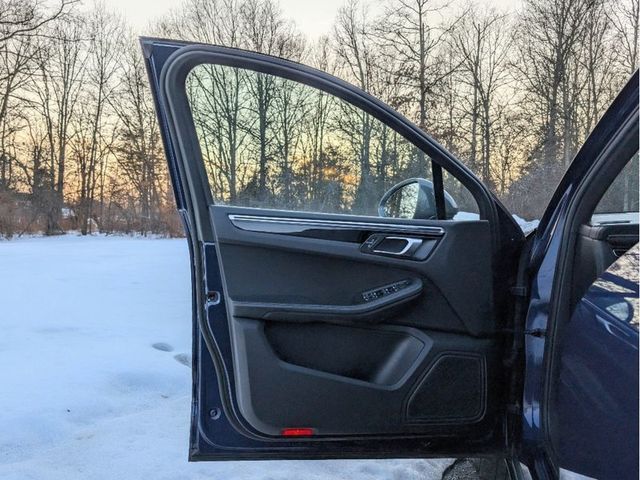 2023 Porsche Macan T - 23022245 - 9