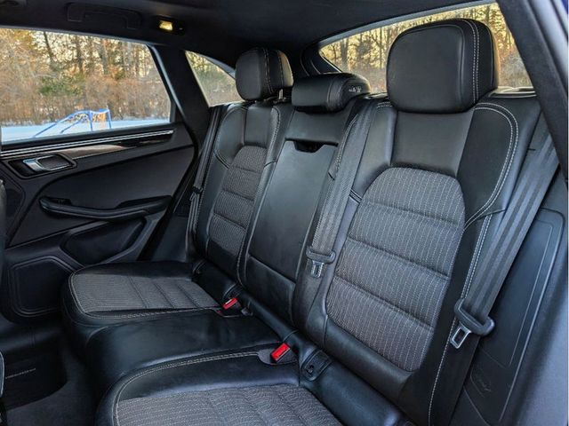 2023 Porsche Macan T - 23022245 - 13