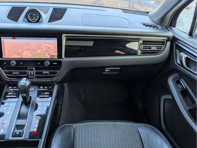 2023 Porsche Macan T - 23022245 - 24