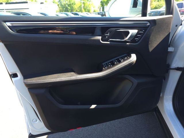 2023 Porsche Macan T - 23026308 - 12