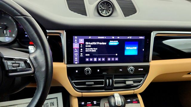 2023 Porsche Macan w/ Premium Pkg Plus, 21'' RS Spyder Wheels, Surround View & BOSE - 23032062 - 17