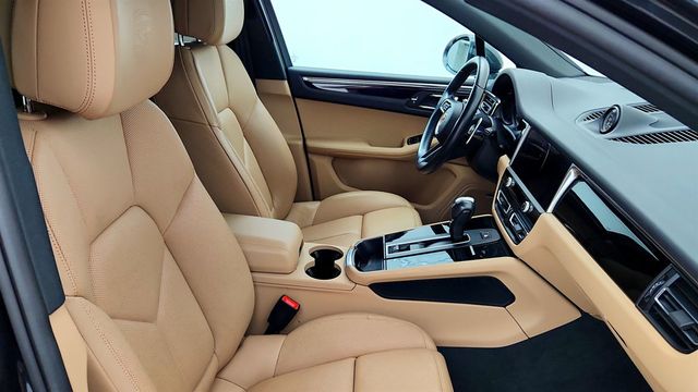 2023 Porsche Macan w/ Premium Pkg Plus, 21'' RS Spyder Wheels, Surround View & BOSE - 23032062 - 24