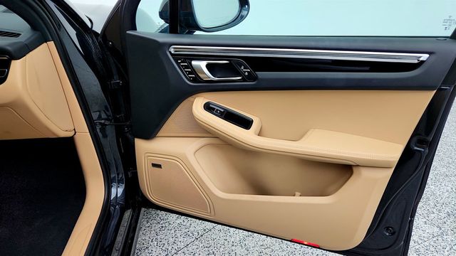 2023 Porsche Macan w/ Premium Pkg Plus, 21'' RS Spyder Wheels, Surround View & BOSE - 23032062 - 26