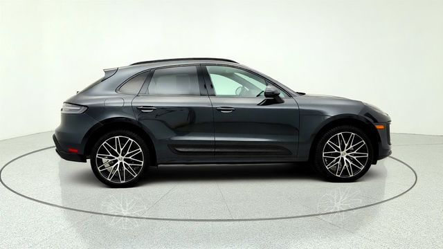 2023 Porsche Macan w/ Premium Pkg Plus, 21'' RS Spyder Wheels, Surround View & BOSE - 23032062 - 3