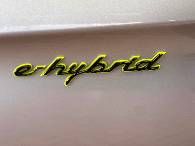 2023 Porsche Panamera 4 E-Hybrid Platinum Edition AWD - 22910639 - 17