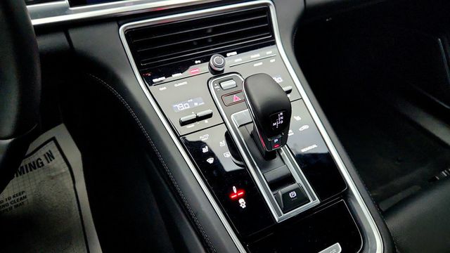 2023 Porsche Panamera 4 E-Hybrid Platinum Edition AWD with 21'' Wheels & Leather Seats - 22988829 - 16