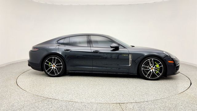 2023 Porsche Panamera 4 E-Hybrid Platinum Edition AWD with 21'' Wheels & Leather Seats - 22988829 - 3