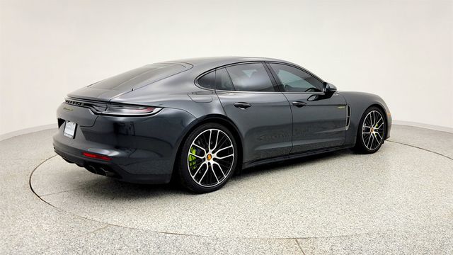 2023 Porsche Panamera 4 E-Hybrid Platinum Edition AWD with 21'' Wheels & Leather Seats - 22988829 - 4