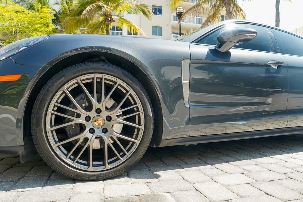 2023 Porsche Panamera 4 Platinum Edition AWD - 23036530 - 11