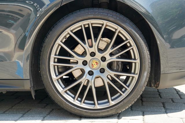 2023 Porsche Panamera 4 Platinum Edition AWD - 23036530 - 16
