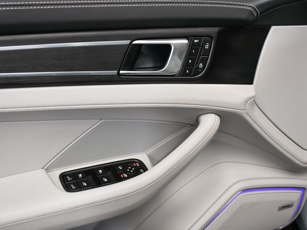 2023 Porsche Panamera GTS photo 10