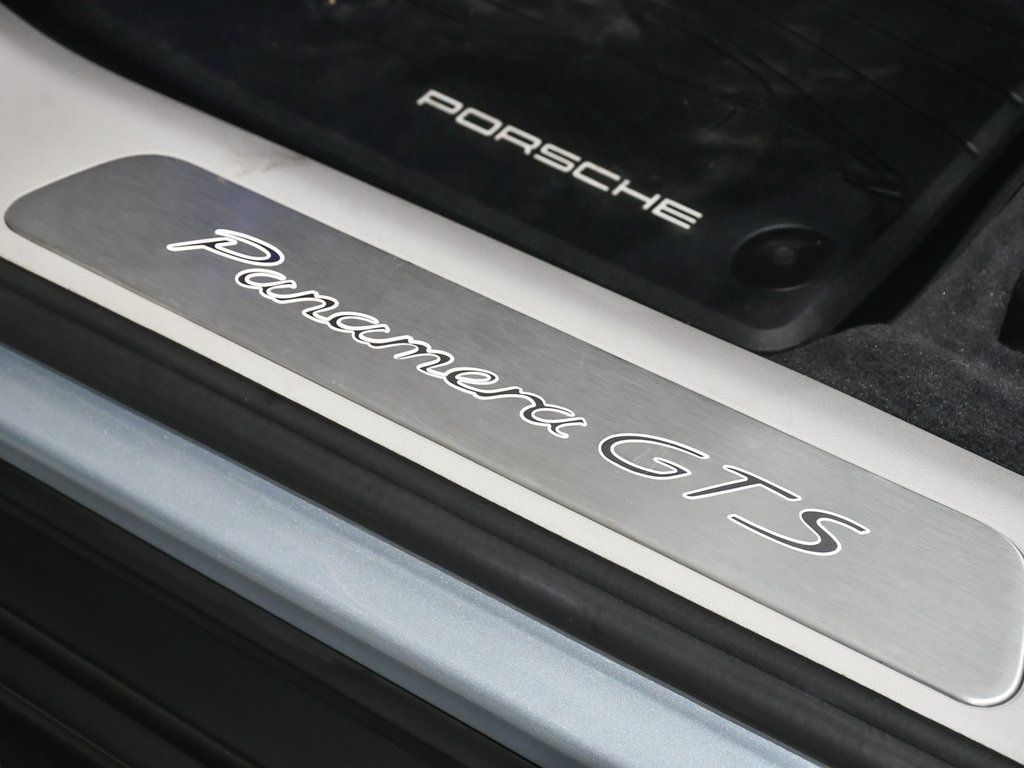 2023 Porsche Panamera GTS photo 12