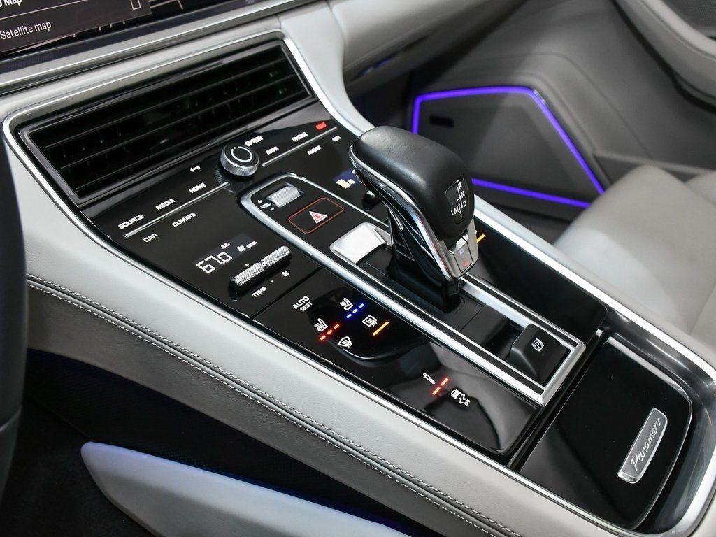 2023 Porsche Panamera GTS photo 44