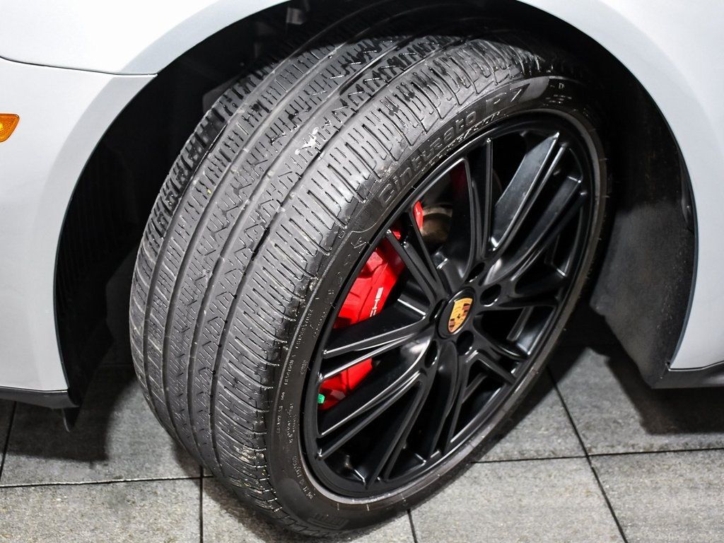 2023 Porsche Panamera GTS photo 7