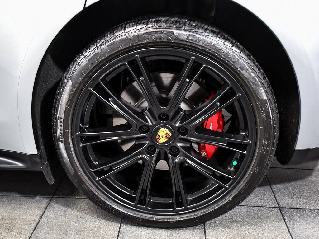 2023 Porsche Panamera GTS photo 8