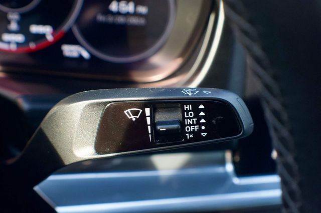 2023 Porsche Panamera MSRP$121040/Platinum/AWD/AssistancePkg/HeadsUpDisplay/NAV - 22996229 - 23