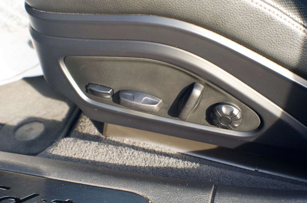 2023 Porsche Panamera MSRP$121040/Platinum/AWD/AssistancePkg/HeadsUpDisplay/NAV - 22996229 - 36