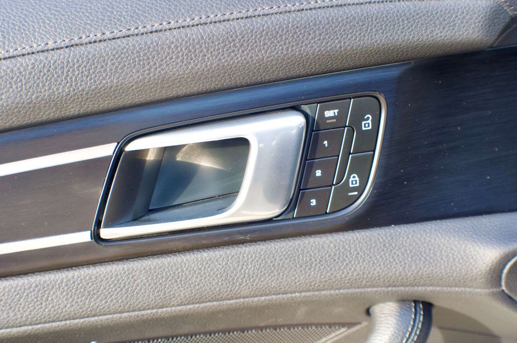 2023 Porsche Panamera MSRP$121040/Platinum/AWD/AssistancePkg/HeadsUpDisplay/NAV - 22996229 - 39