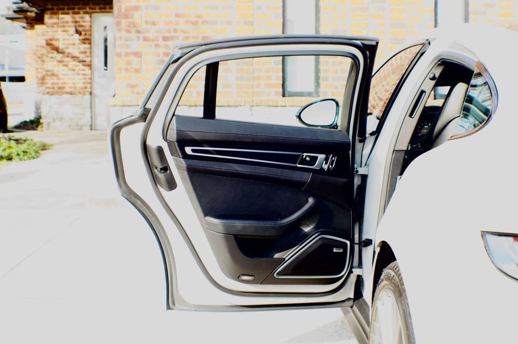 2023 Porsche Panamera MSRP$121040/Platinum/AWD/AssistancePkg/HeadsUpDisplay/NAV - 22996229 - 45