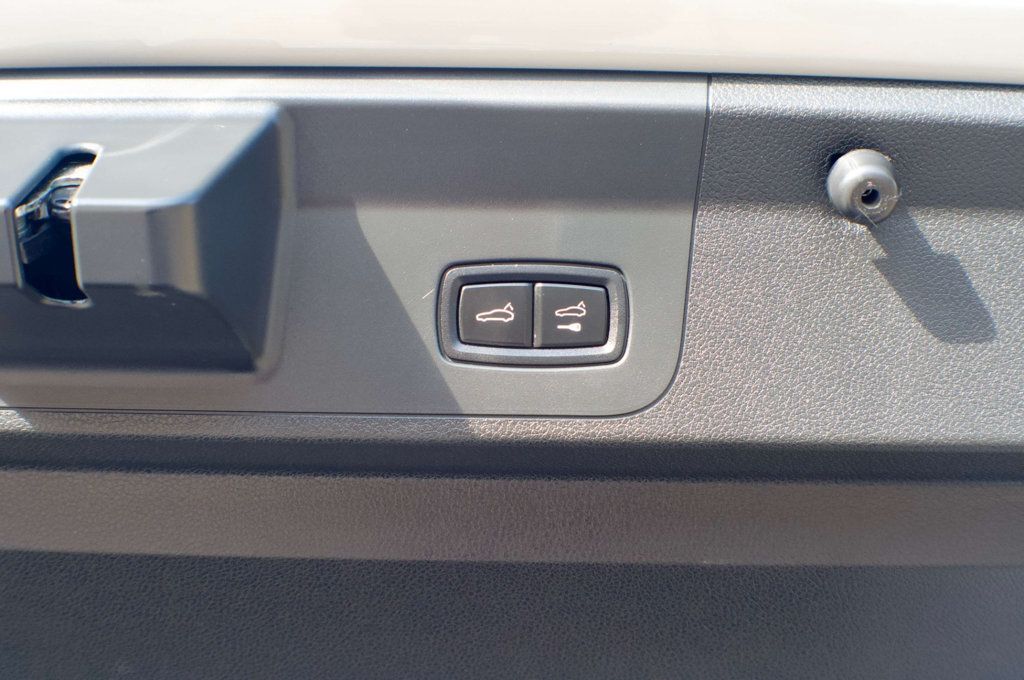 2023 Porsche Panamera MSRP$121040/Platinum/AWD/AssistancePkg/HeadsUpDisplay/NAV - 22996229 - 53