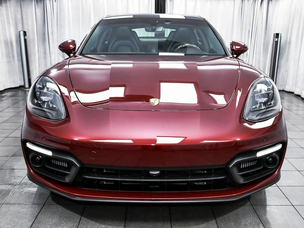 2023 Porsche Panamera Platinum photo 2