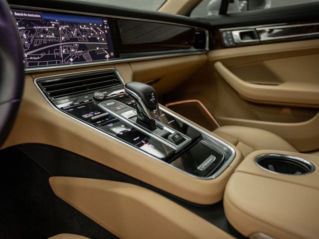 Porsche Panamera photo 30