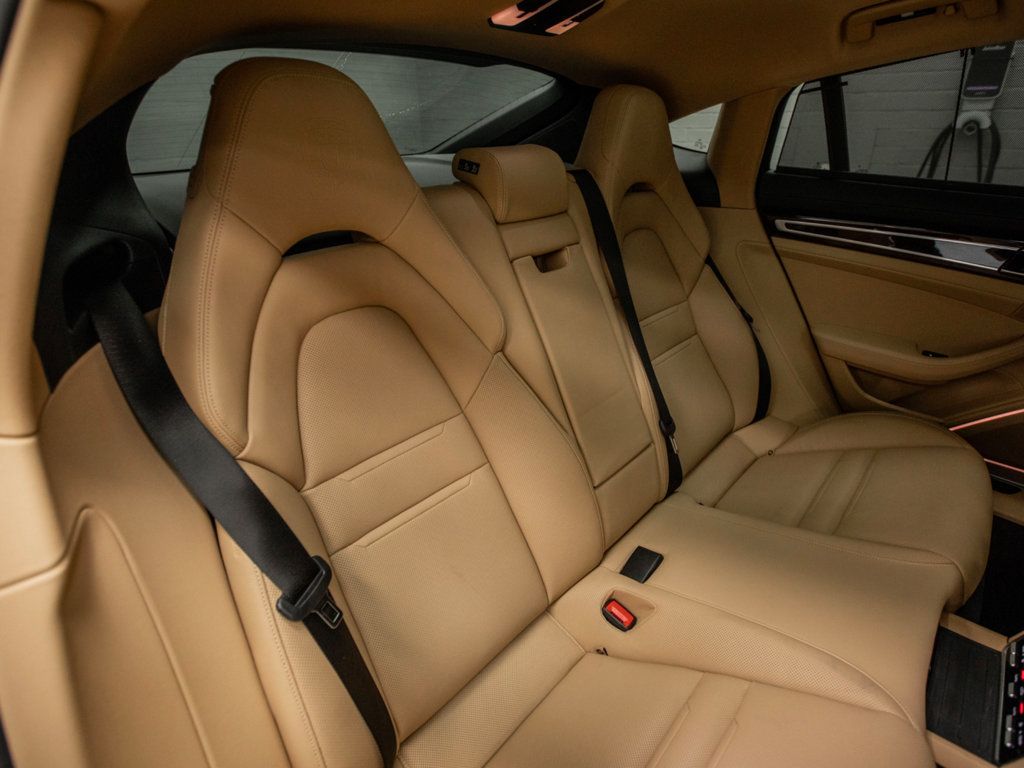 Porsche Panamera photo 32