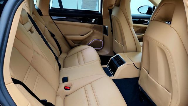 2023 Porsche Panamera RWD w/ Premium Pkg, 21'' Wheels & Adaptive Air Suspension - 23036340 - 23